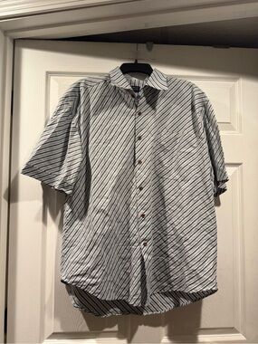 Pacifica Short-Sleeve Diagonal Stripe Button-Down Shirt - Blue & White